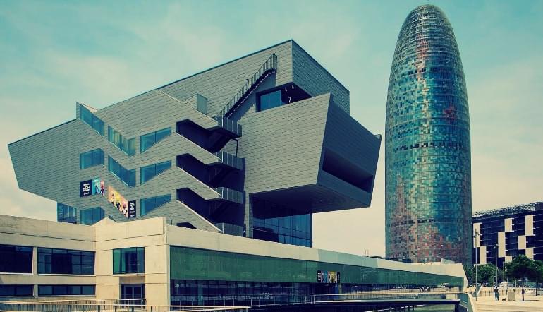 Museo del diseño y Torre Agbar