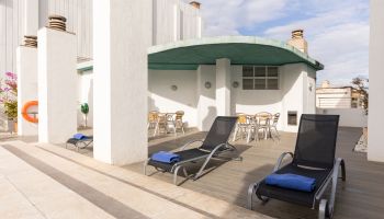 Pool and solarium on the roof terrace